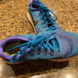 Nike Size 8 Blue and Purple Broken in Sneakers Tennis Shoes